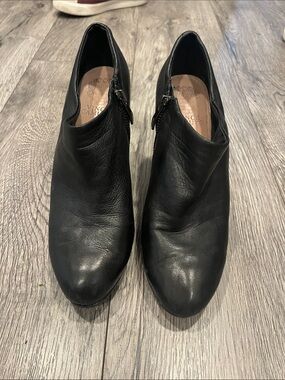 Vince Camuto Black Leather Zip Ankle Booties